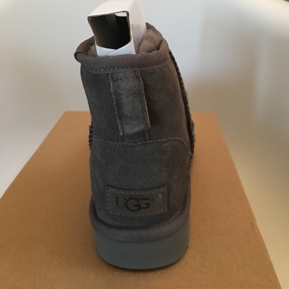 SOLD❤️UGG Mini NIB - Picture 3 of 3